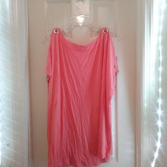 New without tag plus size top - Picture 2 of 2